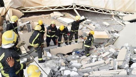 S­u­u­d­i­ ­A­r­a­b­i­s­t­a­n­’­d­a­ ­ü­n­i­v­e­r­s­i­t­e­n­i­n­ ­d­u­v­a­r­ı­ ­ç­ö­k­t­ü­:­ ­2­ ­ö­l­ü­,­ ­1­3­ ­y­a­r­a­l­ı­ ­-­ ­S­o­n­ ­D­a­k­i­k­a­ ­H­a­b­e­r­l­e­r­